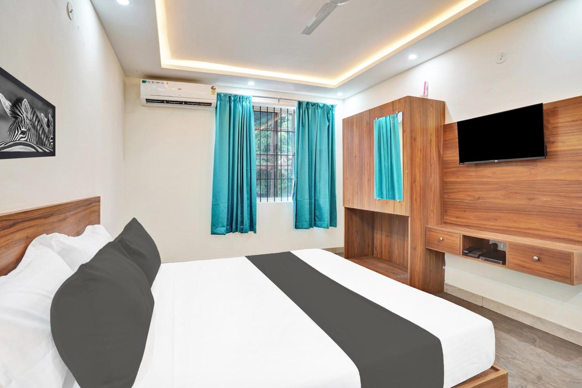 Hotel O Gayathri Metro Deluxe Bangalore Exterior photo